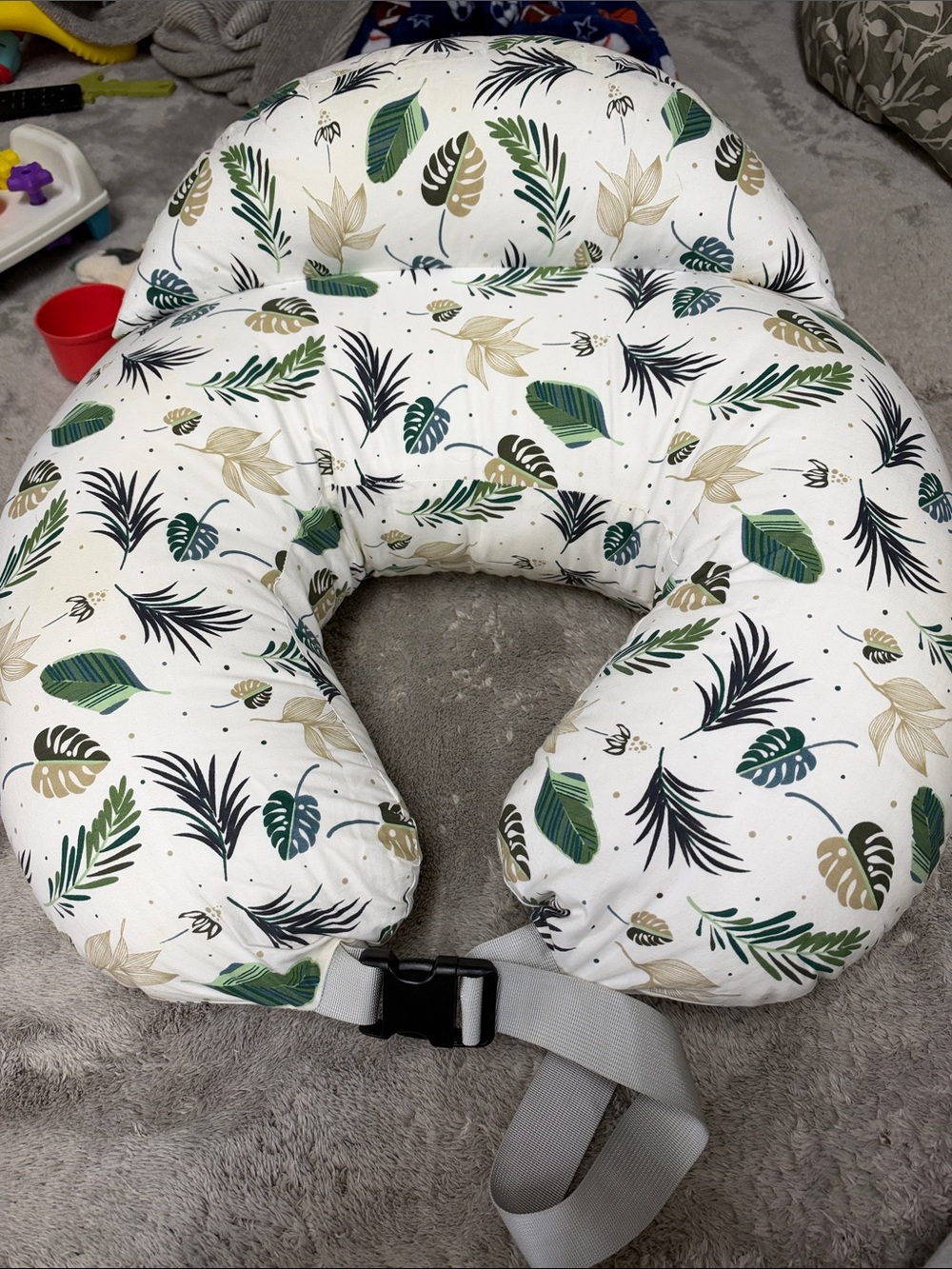 Baby Feeding Pillow in Leaf Green Print